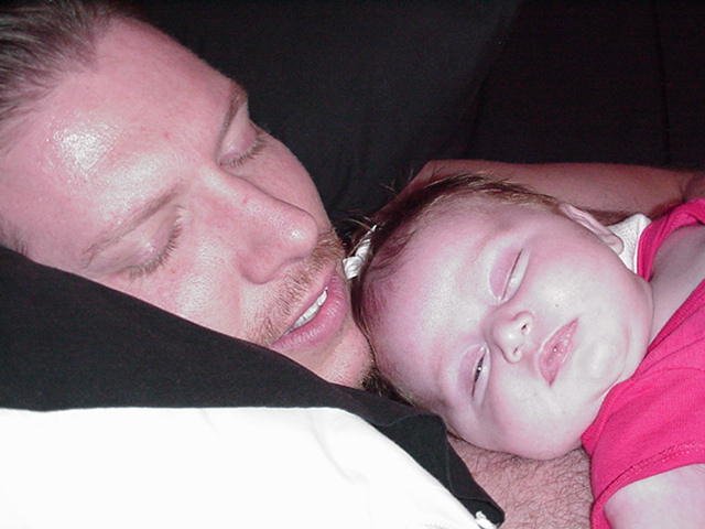 DADDY AND LITTLE GIRL GETTING SOME Z'S
